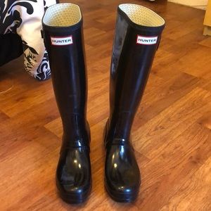 Hunter original tall gloss rain boots: black ✨